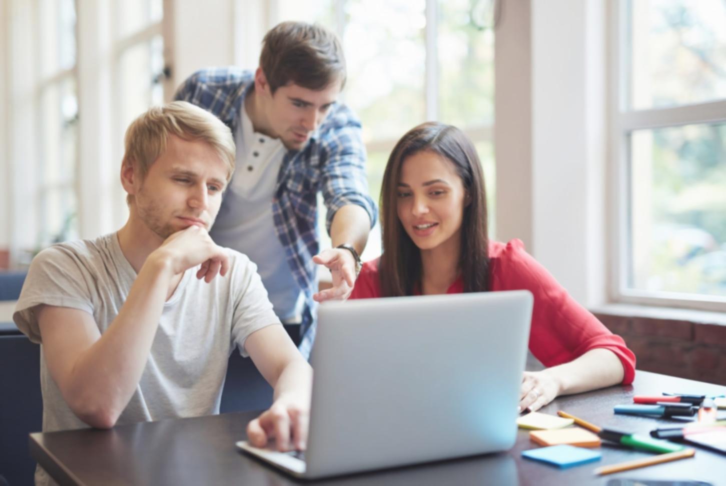 Session d'apprentissage en finance avec supports pédagogiques